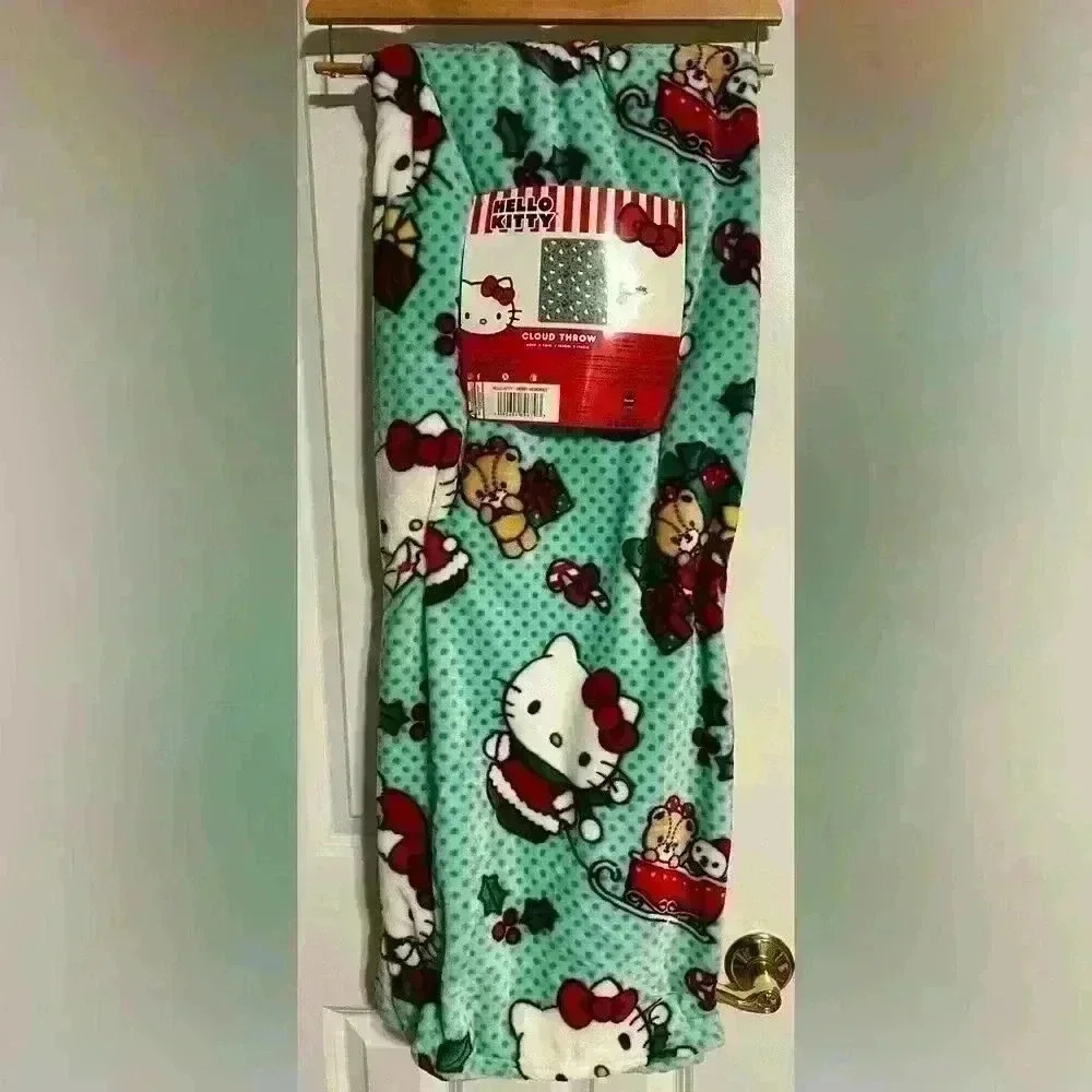 NWT Hello Kitty GREEN HOLIDAY CHRISTMAS Merry Christmas Throw Blanket